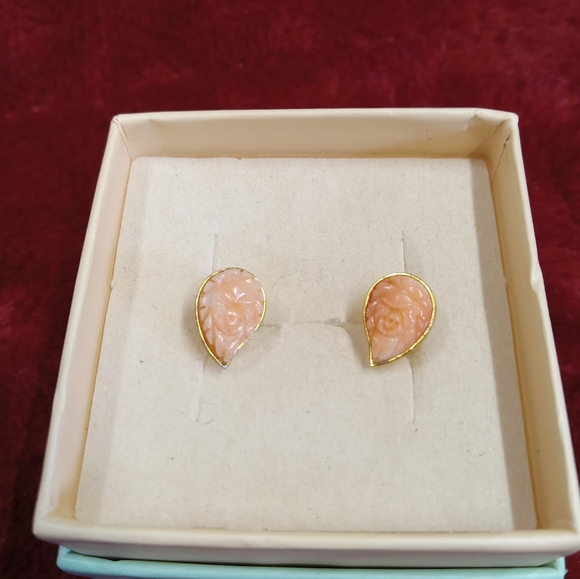 HOST PICK Antique Rose Carved Angel Skin Coral G.F. Post Earrings & Pendant Set - Picture 5 of 11